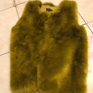 NW Topshop faux fur vest last day